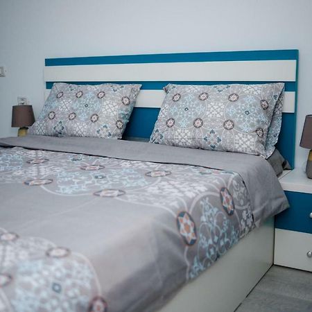Apartament The Best Comfort Navodari Bagian luar foto