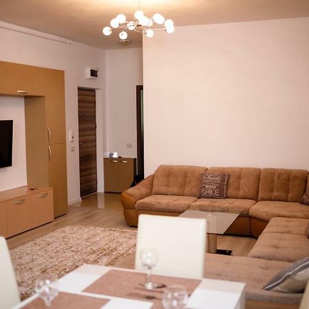 Apartament The Best Comfort Navodari Bagian luar foto