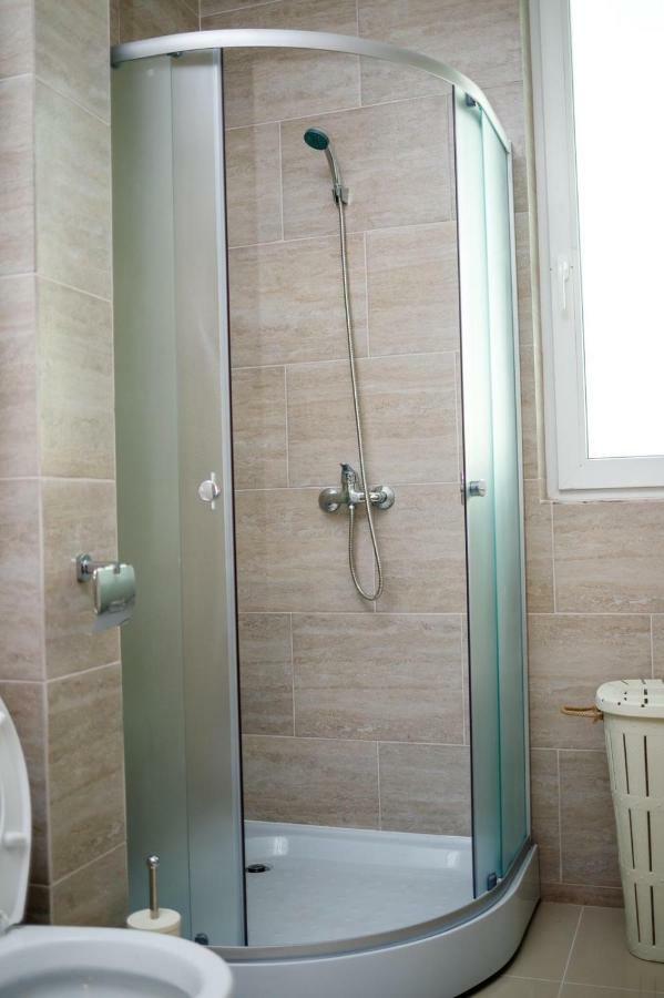 Apartament The Best Comfort Navodari Bagian luar foto